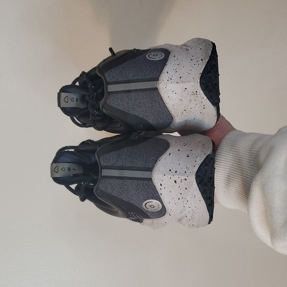 Nike Zoom Winflo 8 Shield Womens Running Sneakers Size 8.5 Water-Repellent Black - Picture 11 of 16